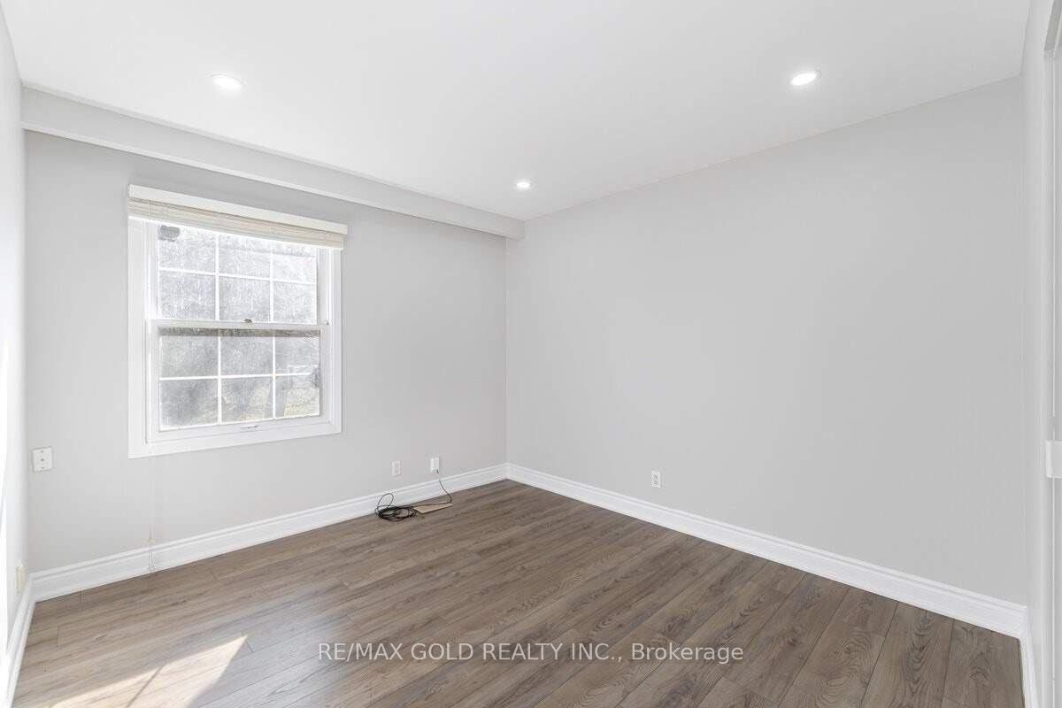 9383 Eighth Line Property Photo 14