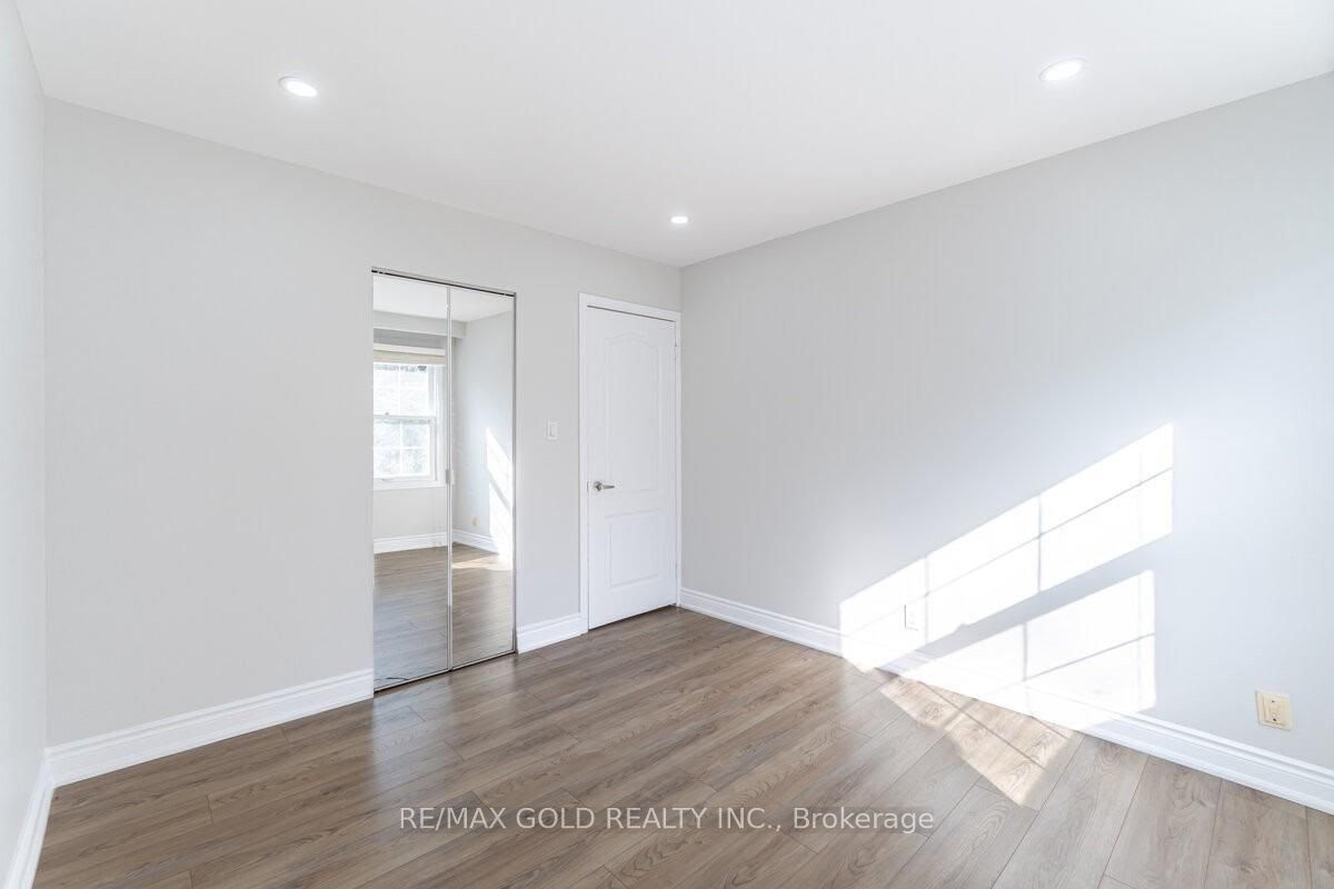 9383 Eighth Line Property Photo 16