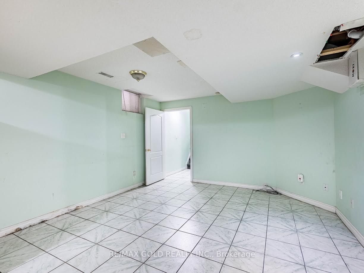 42 Zimmer Street Basement Property Photo 7