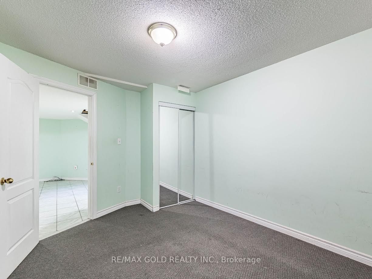 42 Zimmer Street Basement Property Photo 10