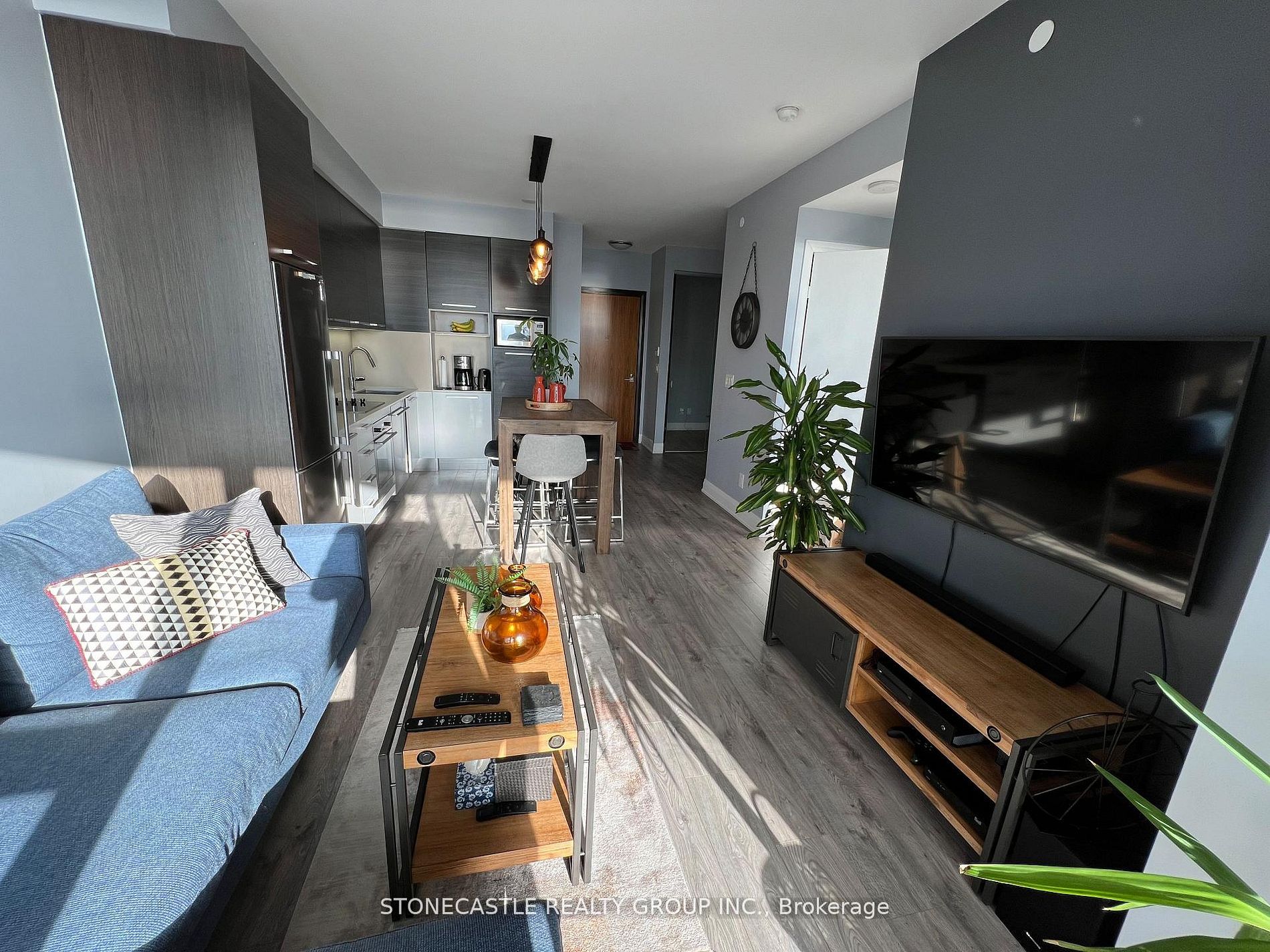 36 Park Lawn Road 2401 Property Photo 5