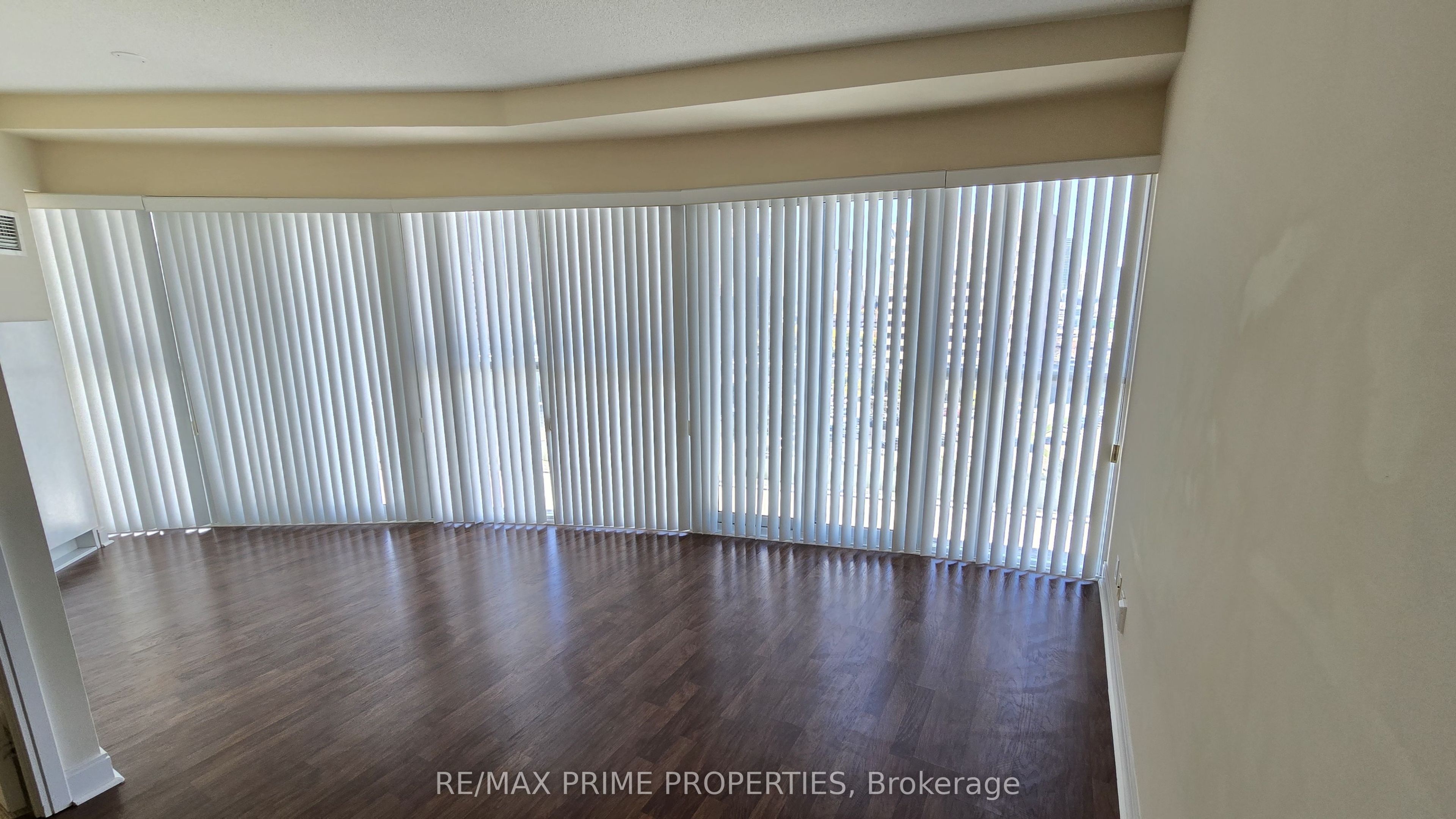 50 Absolute Avenue 1106 Property Photo 9