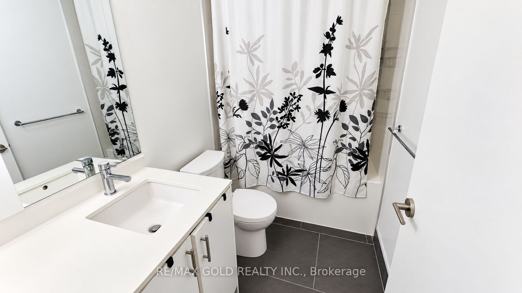 180 Veterans Drive 208 Property Photo 29