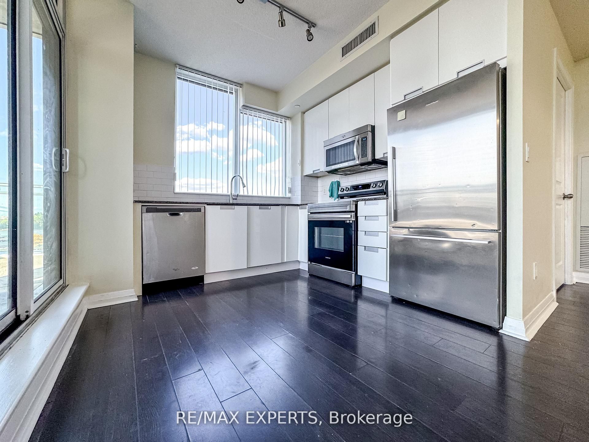 55 Eglinton Avenue W 504 Property Photo 22