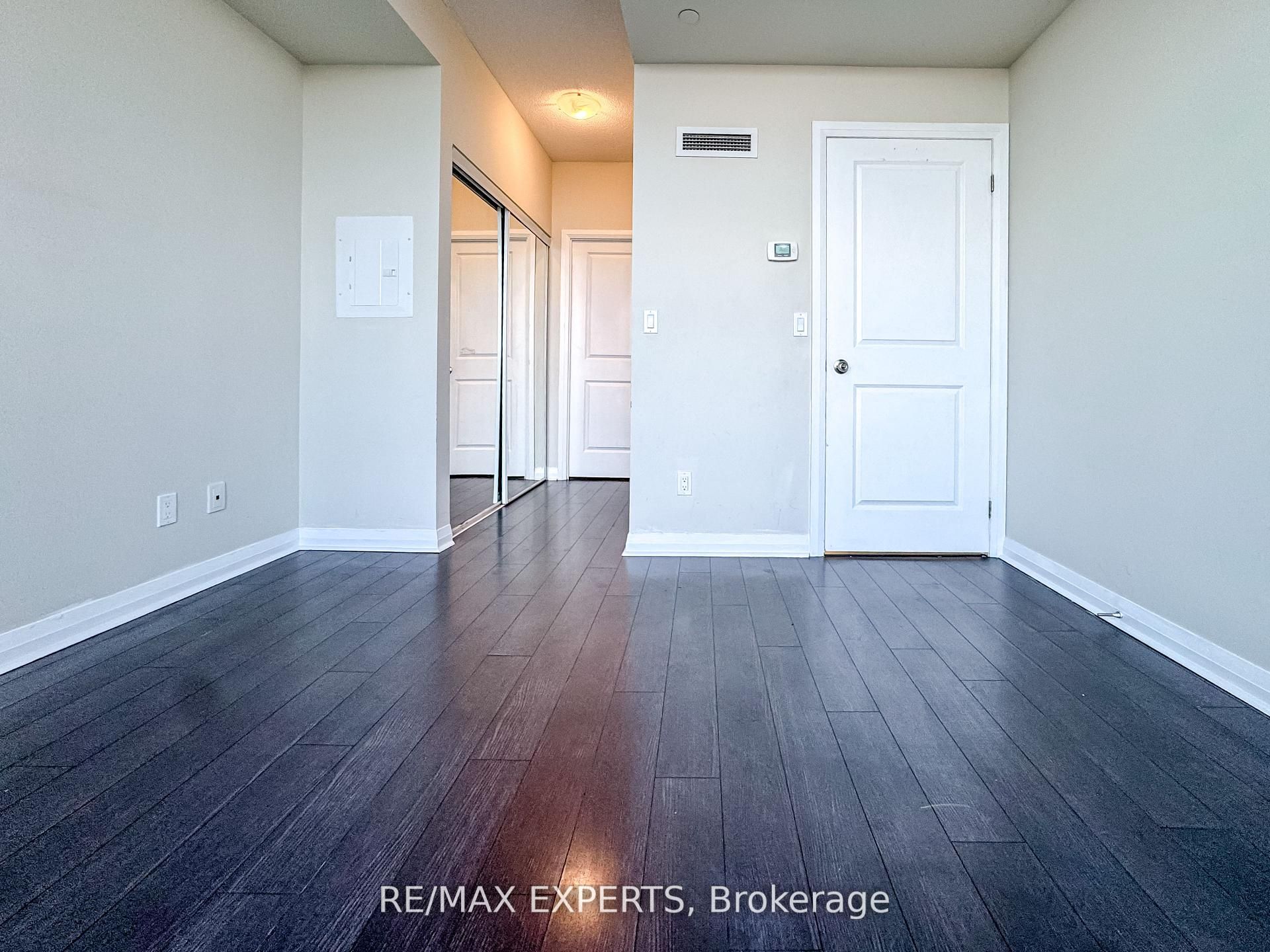 55 Eglinton Avenue W 504 Property Photo 25