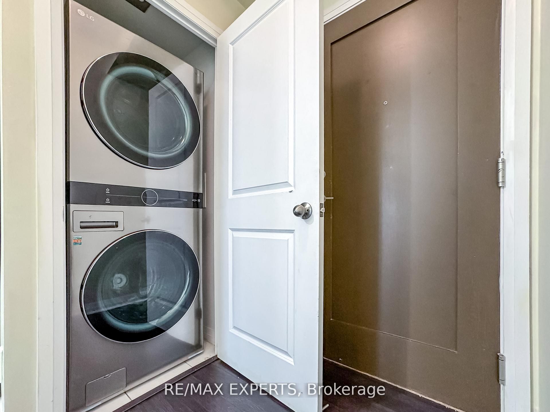 55 Eglinton Avenue W 504 Property Photo 31