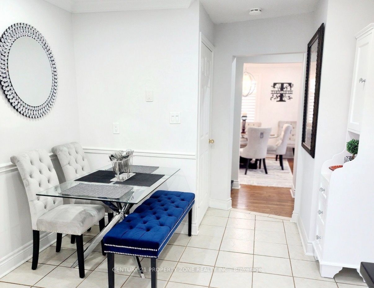 3 Blackthorn Lane E Property Photo 8