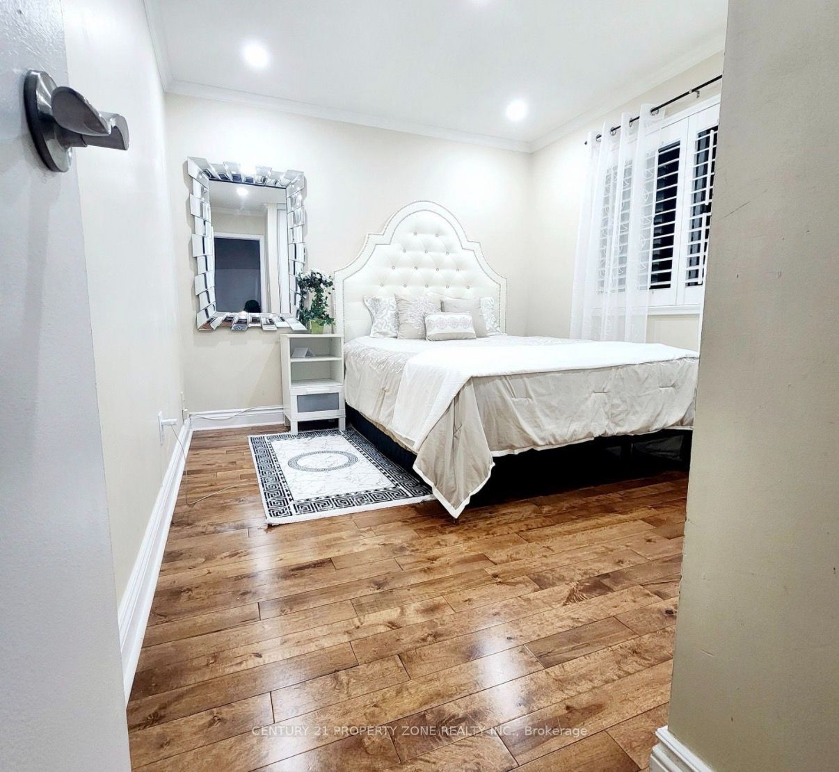 3 Blackthorn Lane E Property Photo 11
