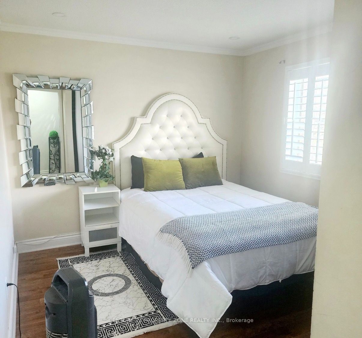 3 Blackthorn Lane E Property Photo 12