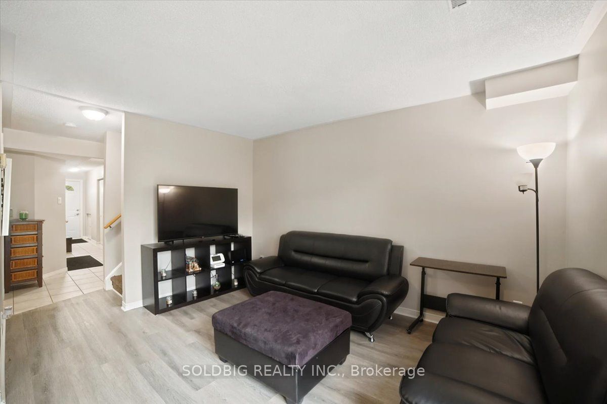 78 Stewart Maclaren Road 78 Property Photo 7