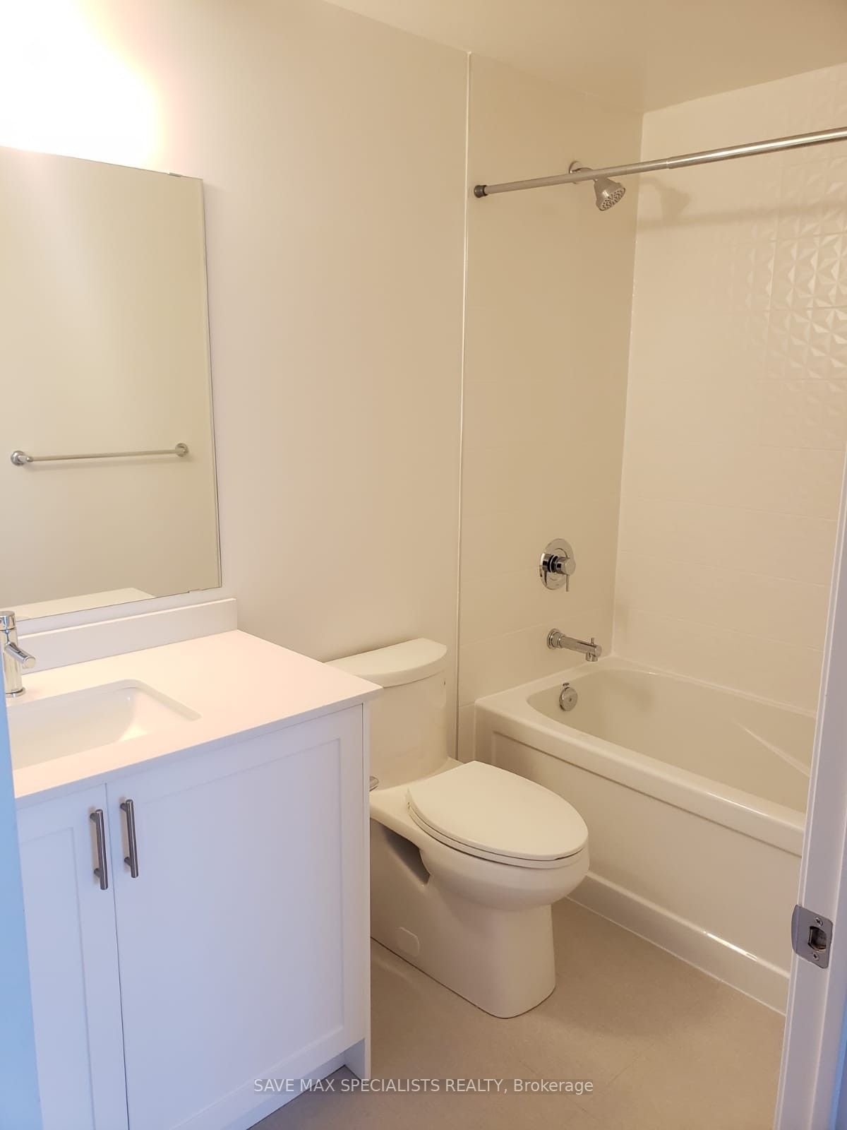 1050 Main Street 401 Property Photo 8