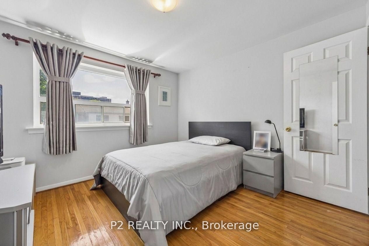 22-25 Gosford Boulevard N 22 Property Photo 11