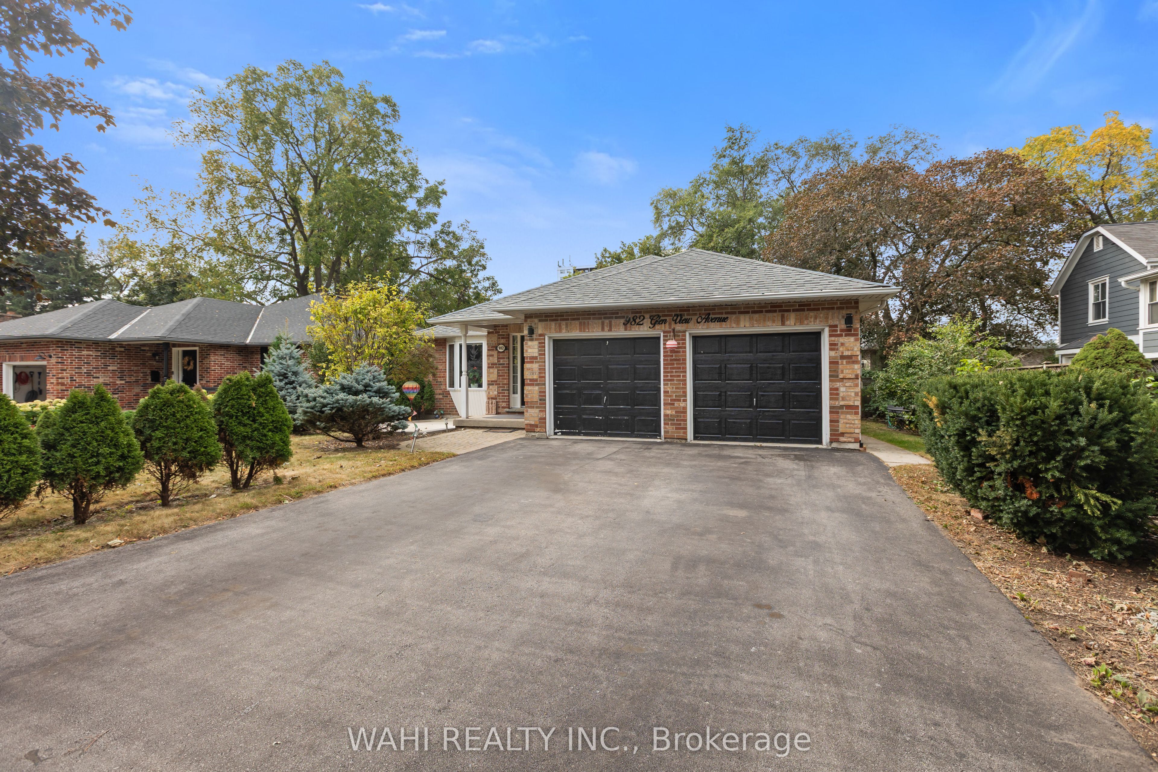 982 Glen View Avenue Property Photo 1