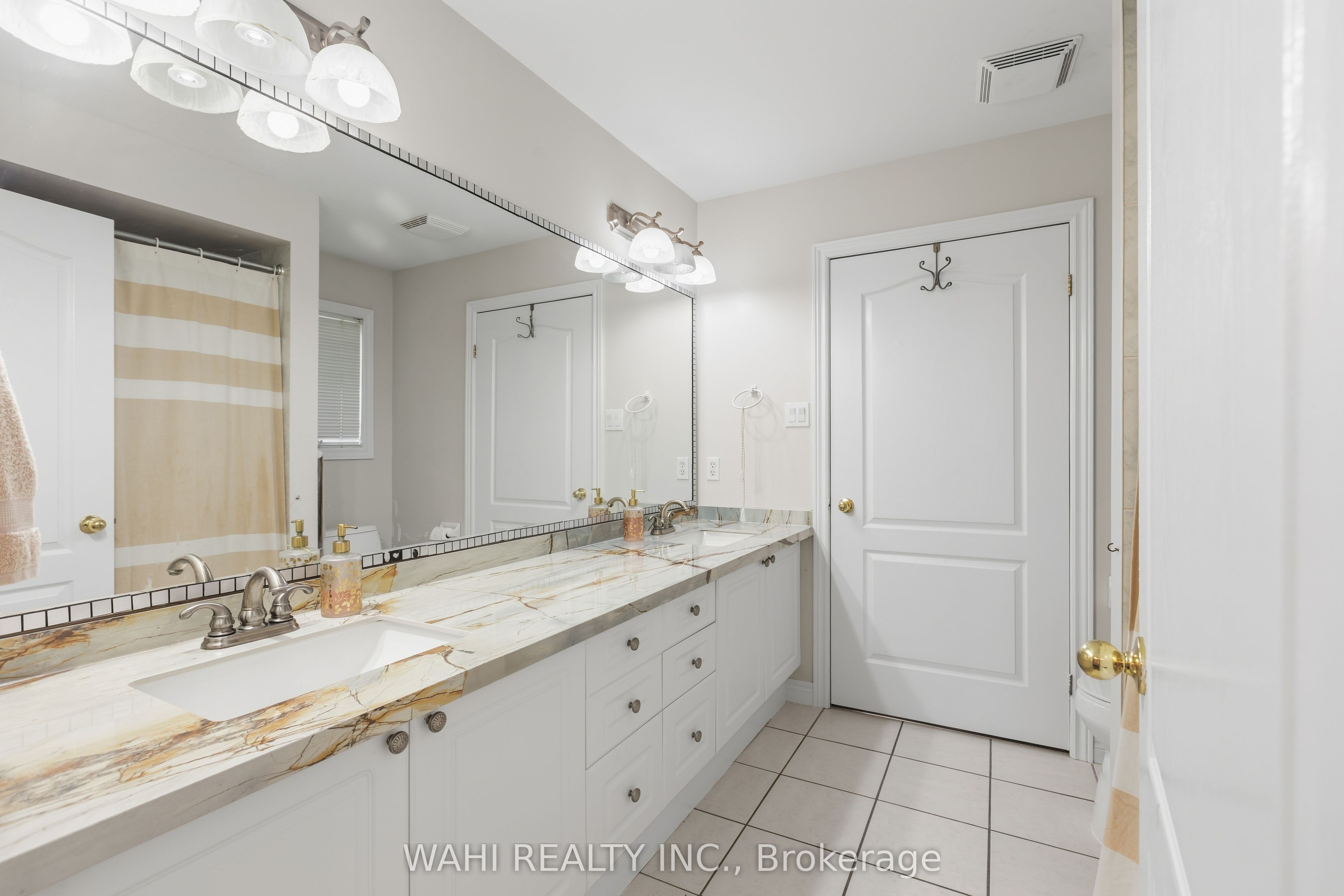 982 Glen View Avenue Property Photo 16