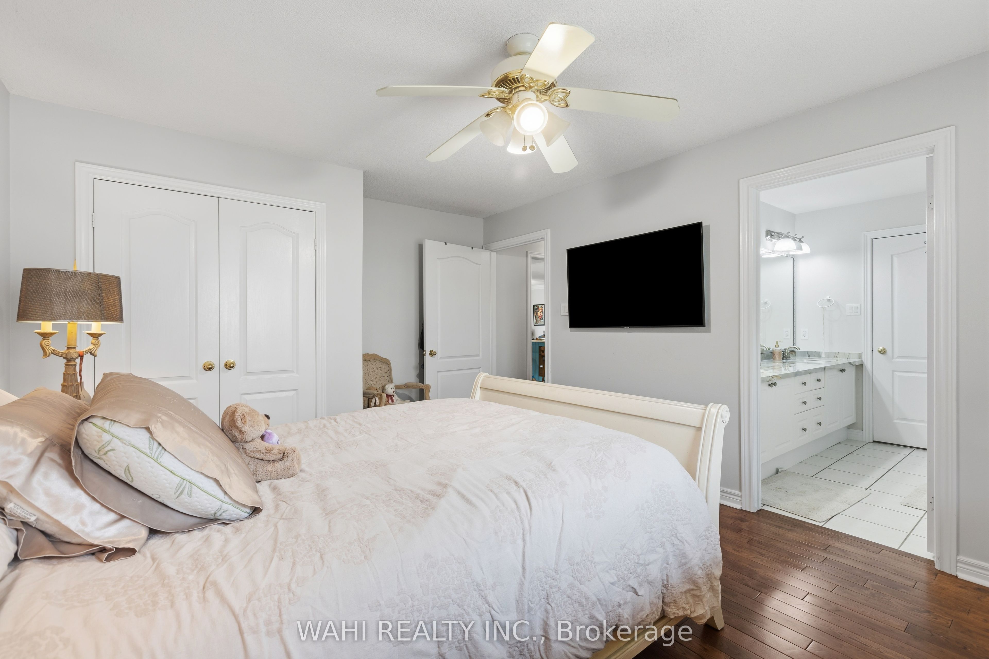 982 Glen View Avenue Property Photo 18