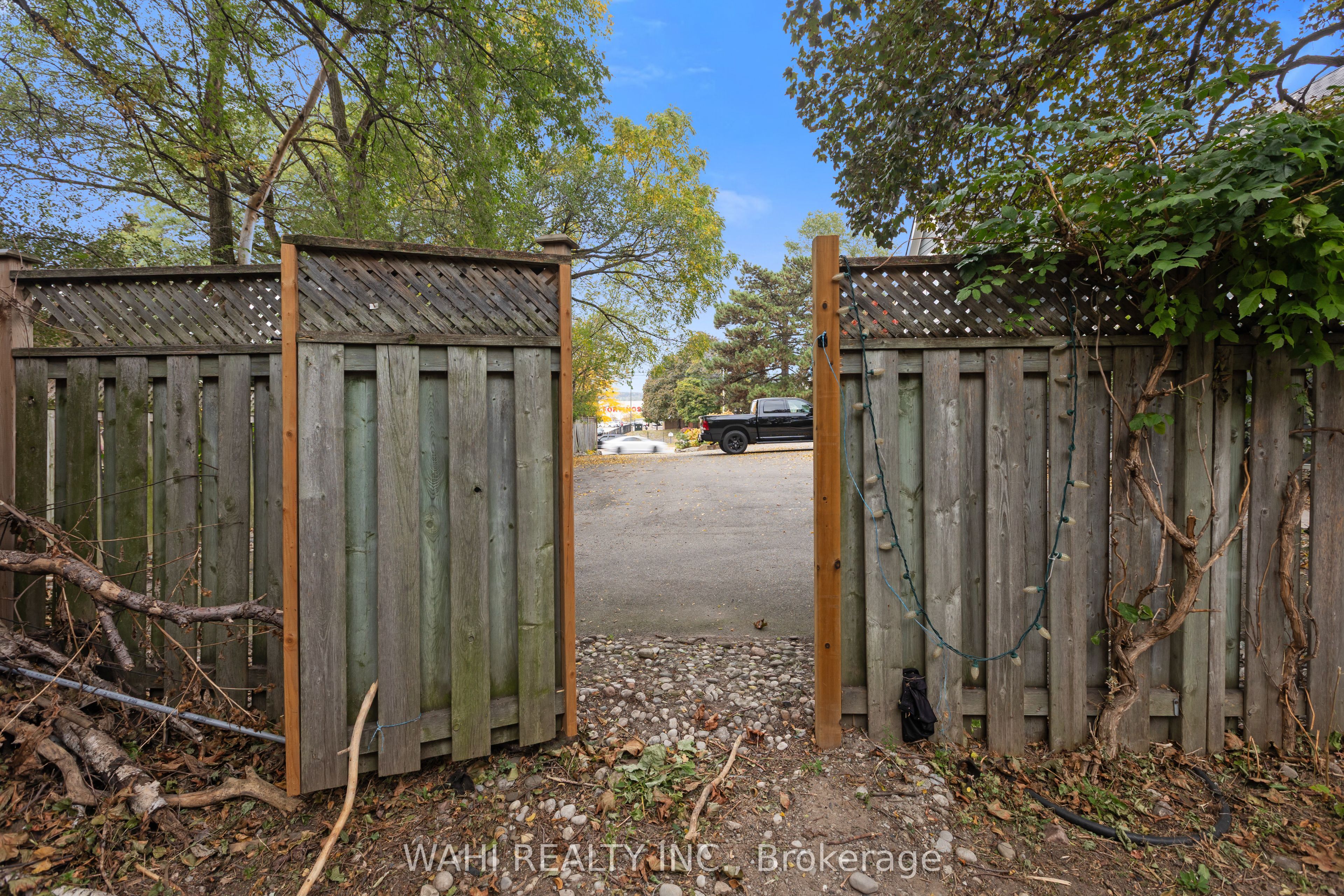 982 Glen View Avenue Property Photo 35