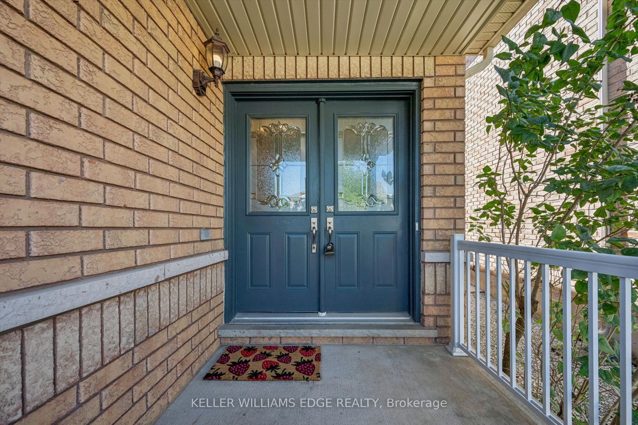 97 Meadowlark Drive N Property Photo 3