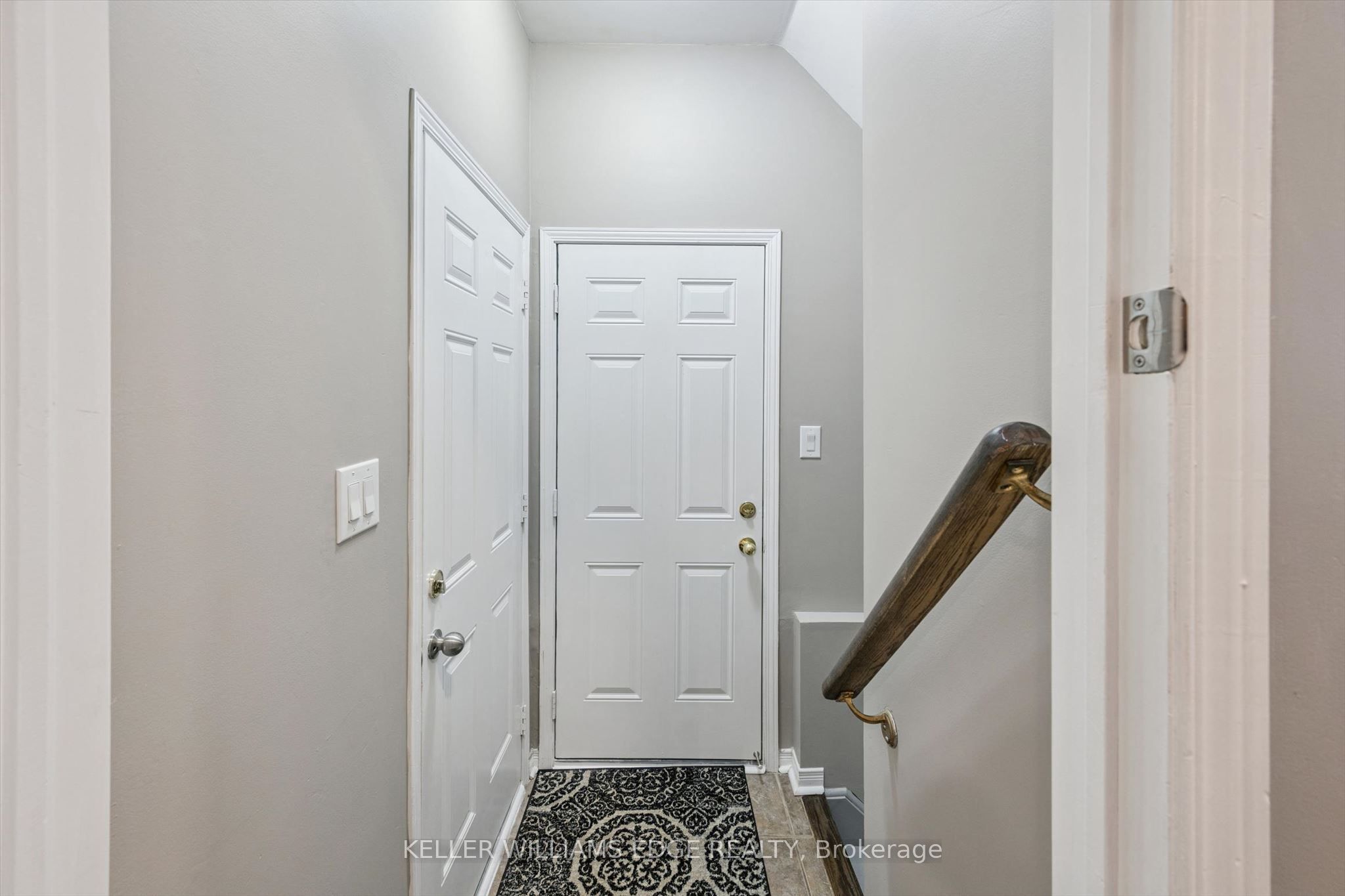 97 Meadowlark Drive N Property Photo 16