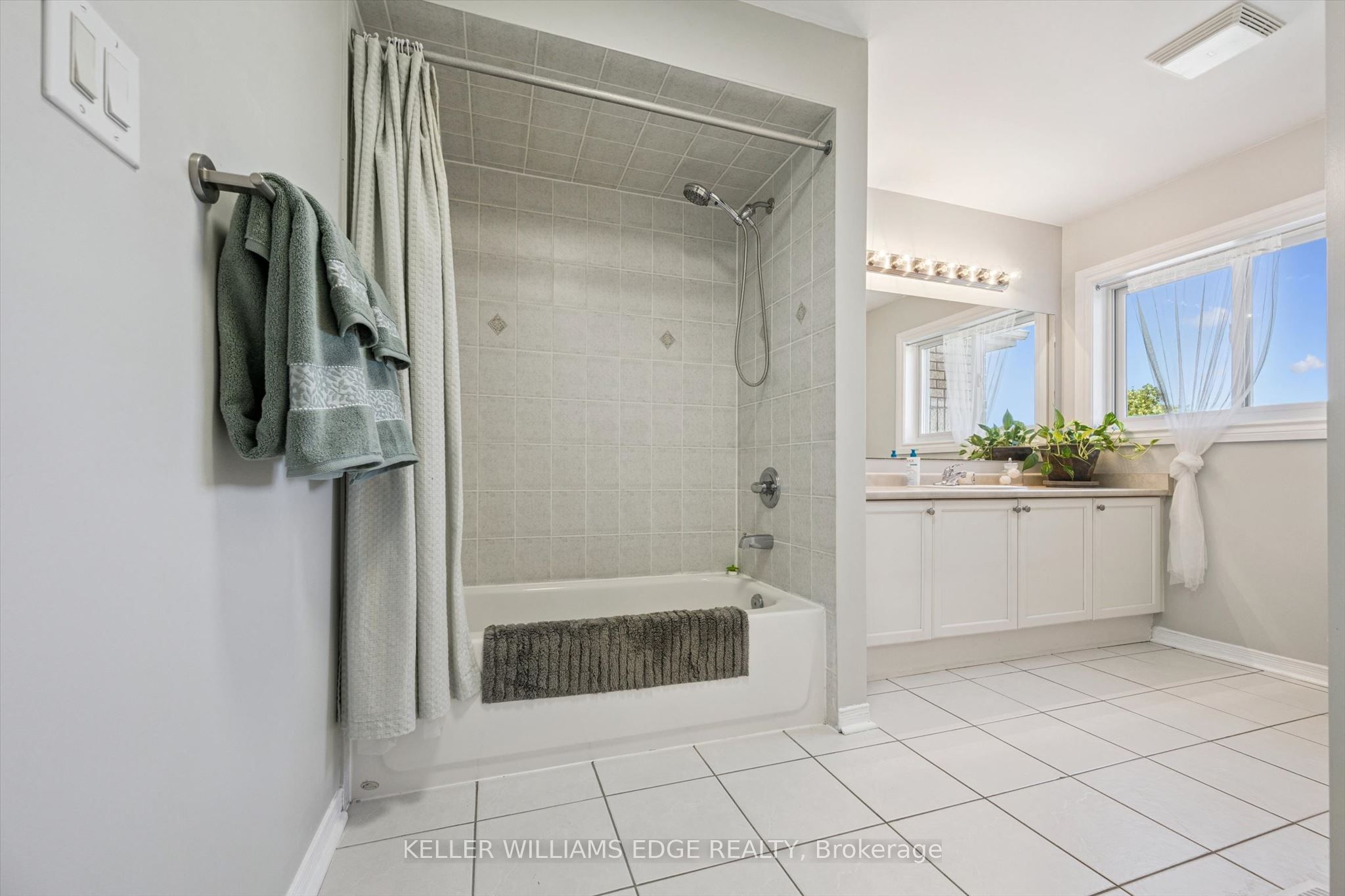 97 Meadowlark Drive N Property Photo 32