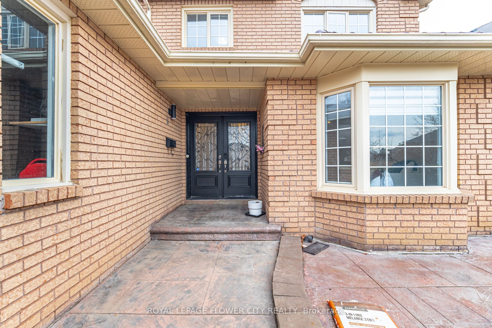47 Burgby Avenue Property Photo 4