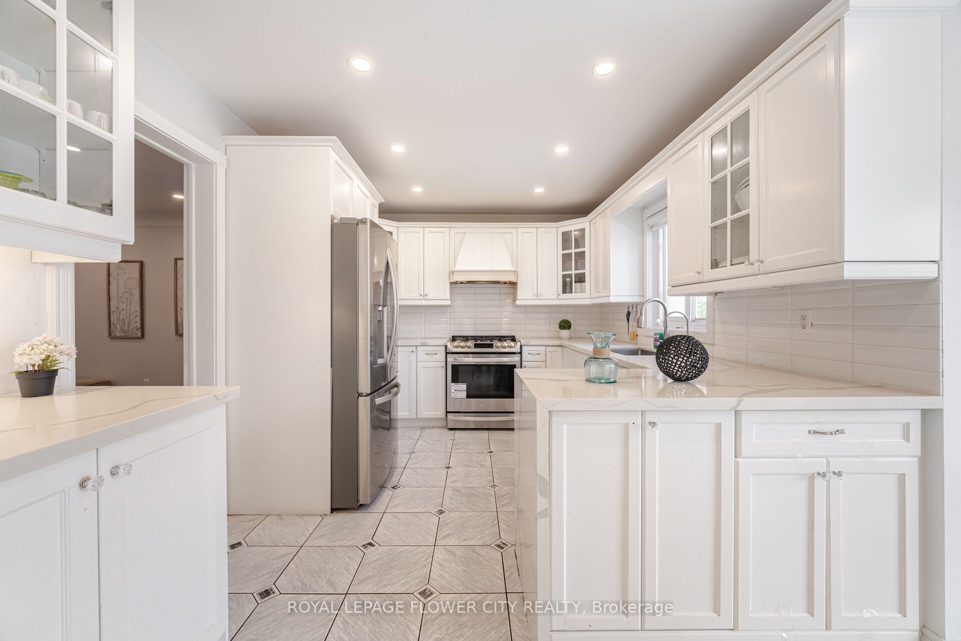 47 Burgby Avenue Property Photo 6