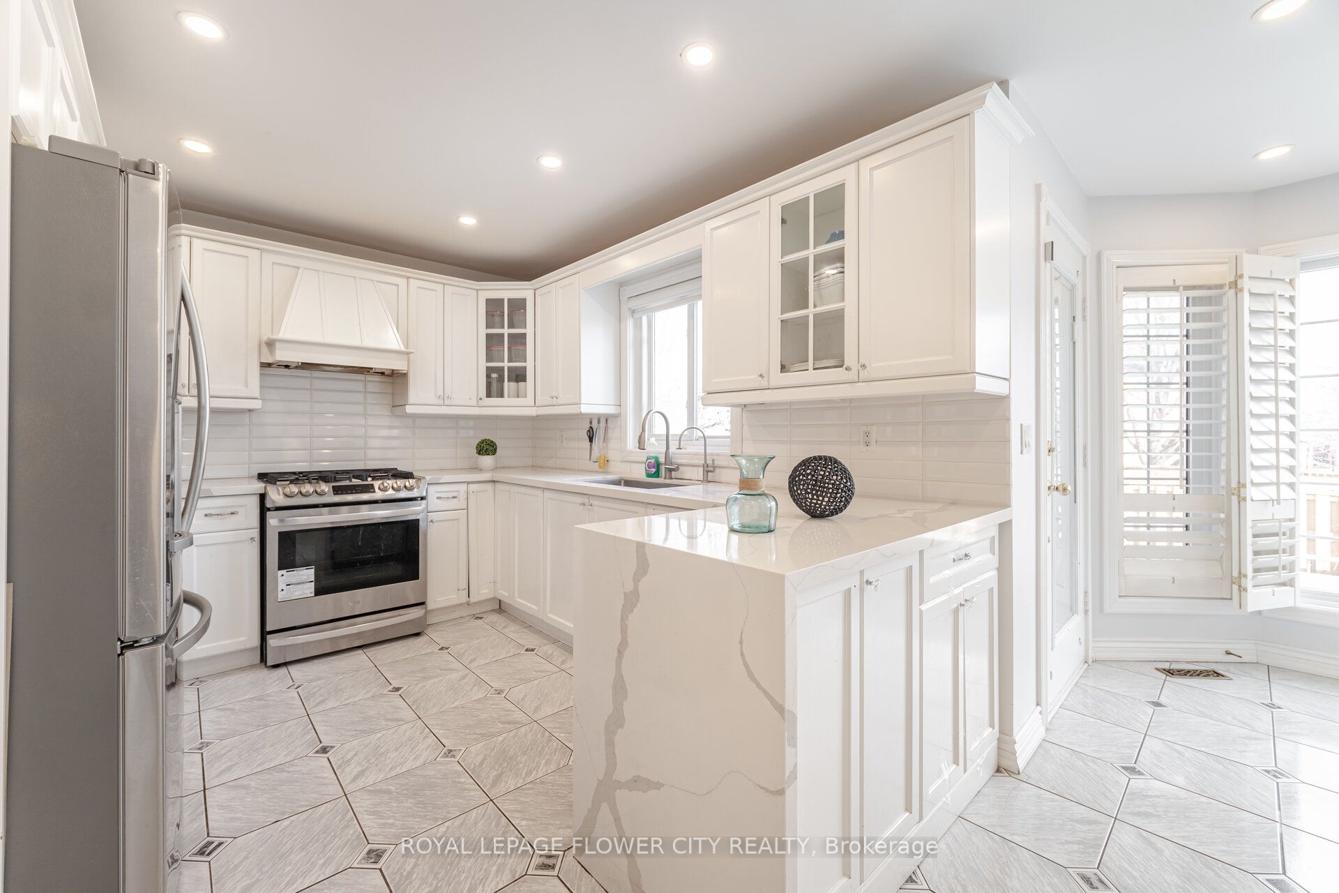 47 Burgby Avenue Property Photo 7