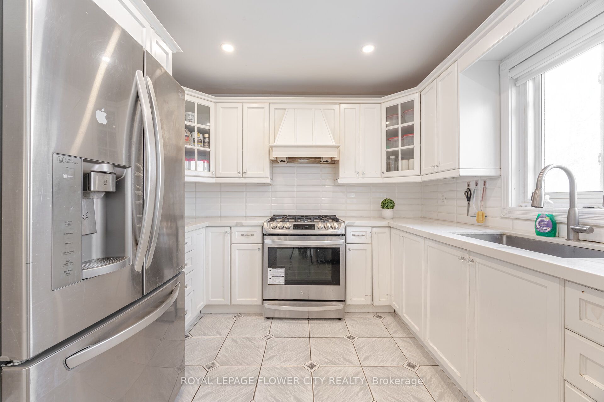 47 Burgby Avenue Property Photo 8