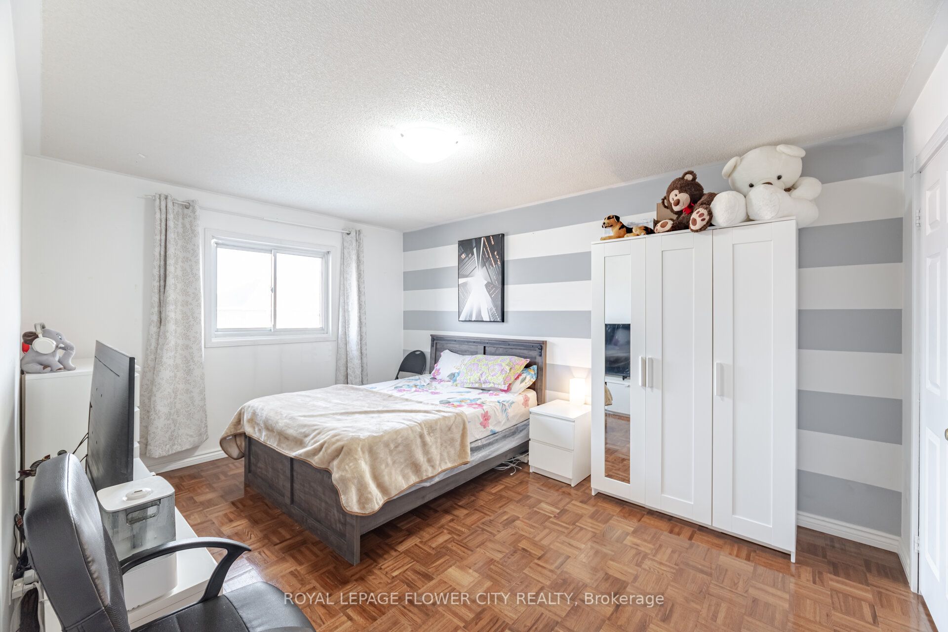 47 Burgby Avenue Property Photo 34