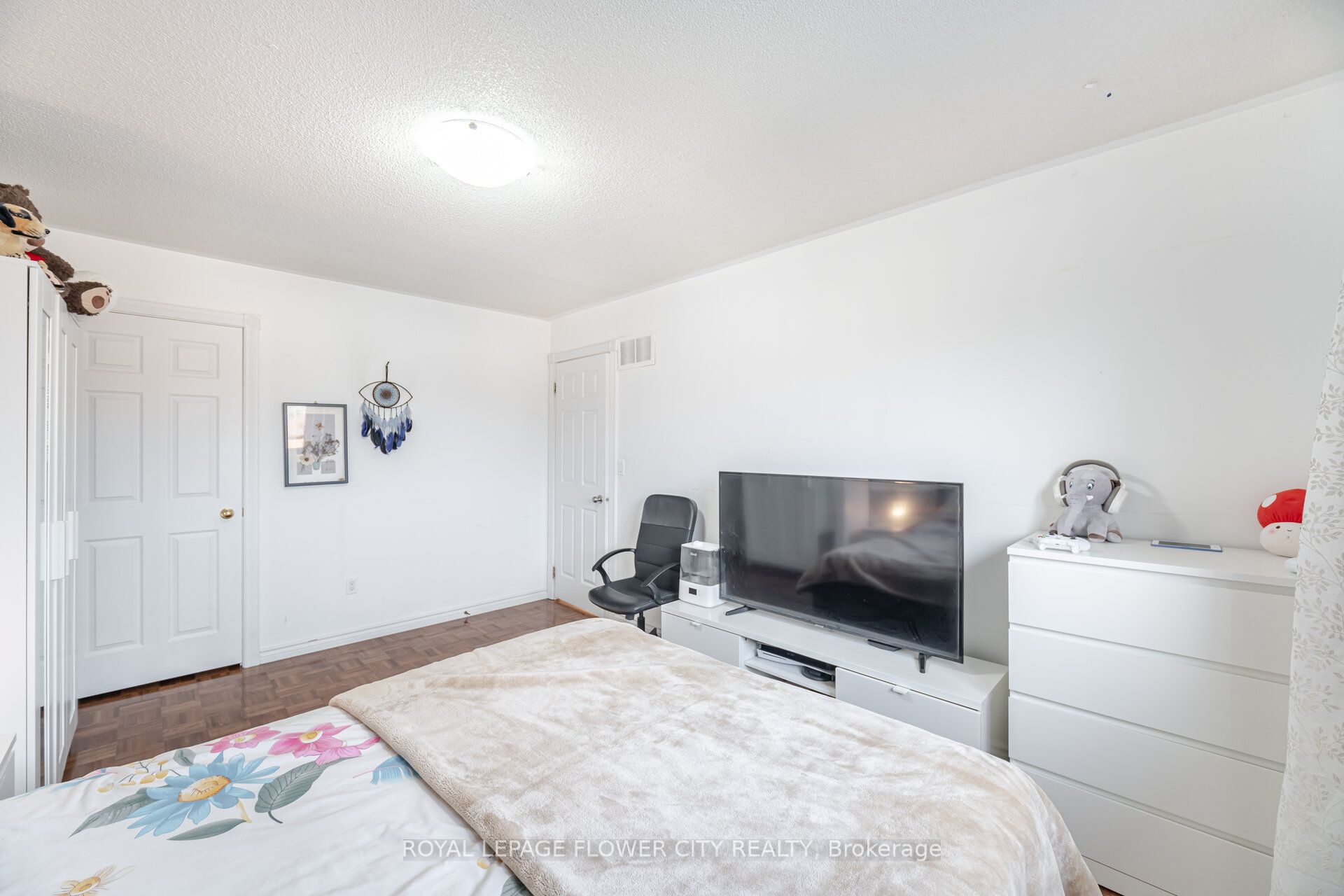 47 Burgby Avenue Property Photo 35