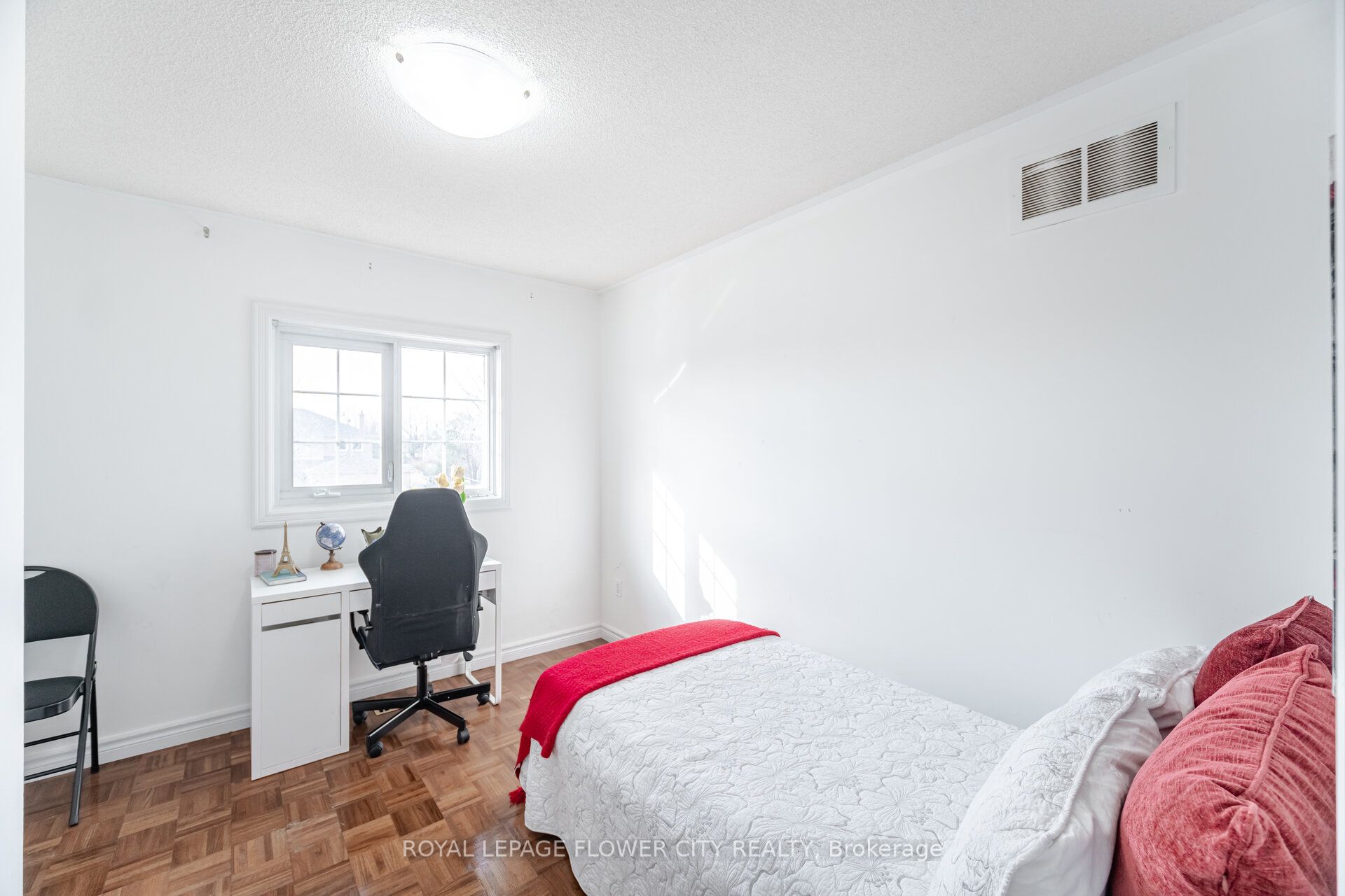 47 Burgby Avenue Property Photo 38