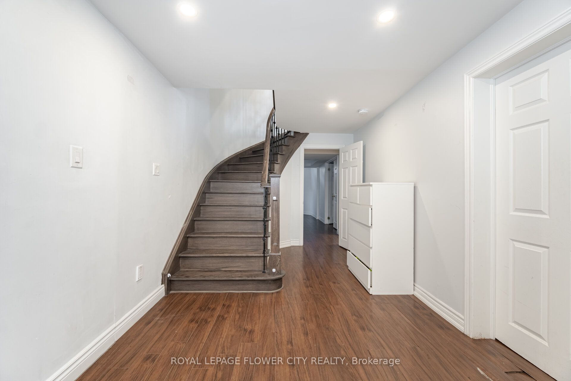 47 Burgby Avenue Property Photo 40