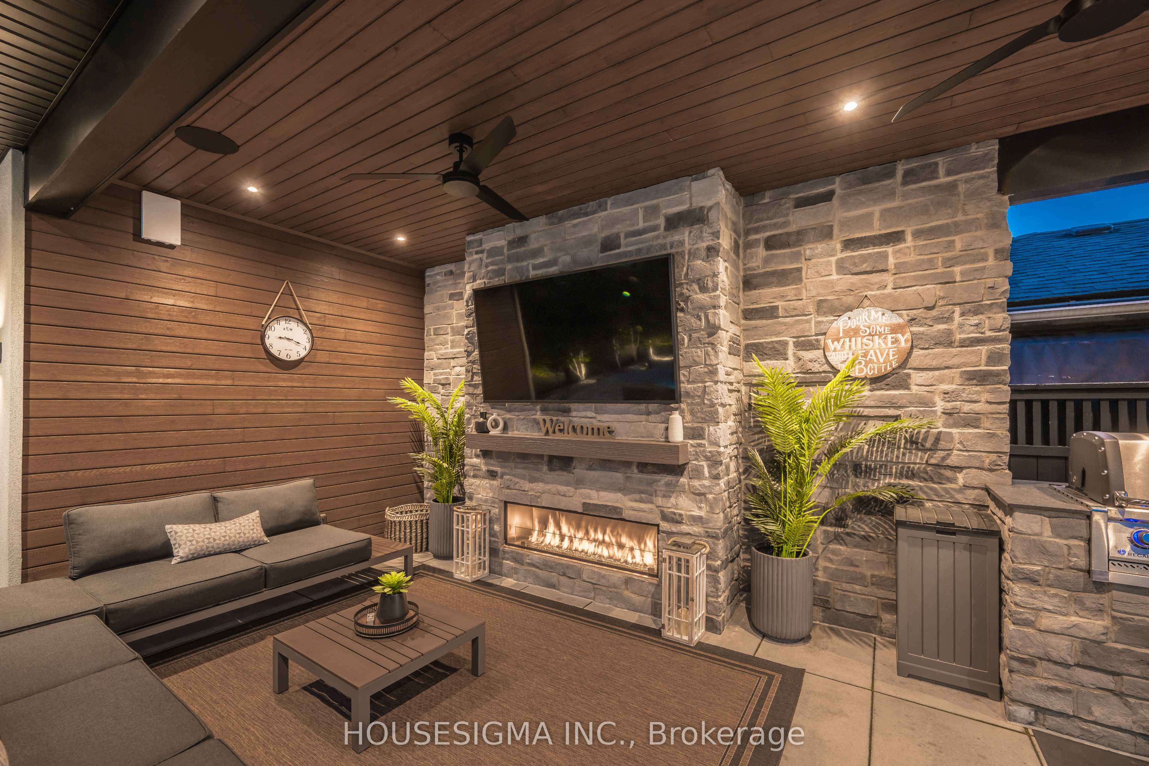 1298 Pinegrove Road Property Photo 44