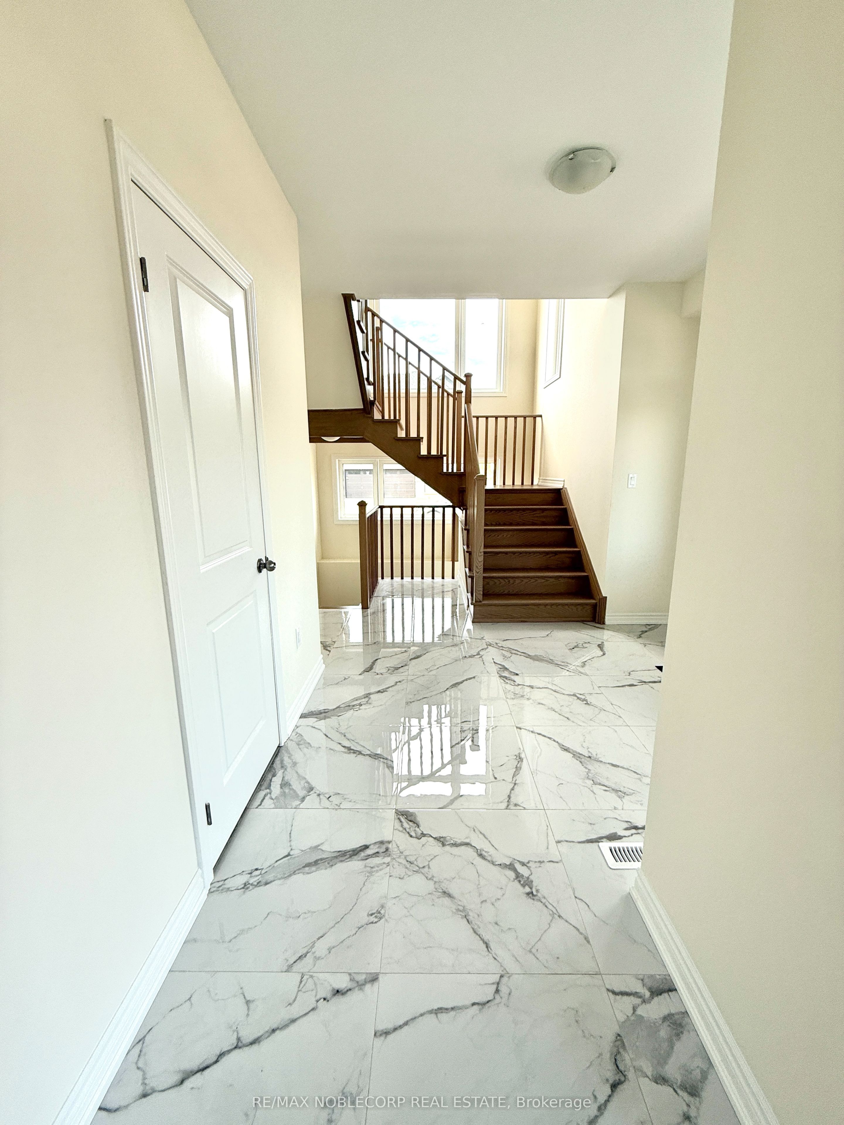45 Arnold Circle Property Photo 5