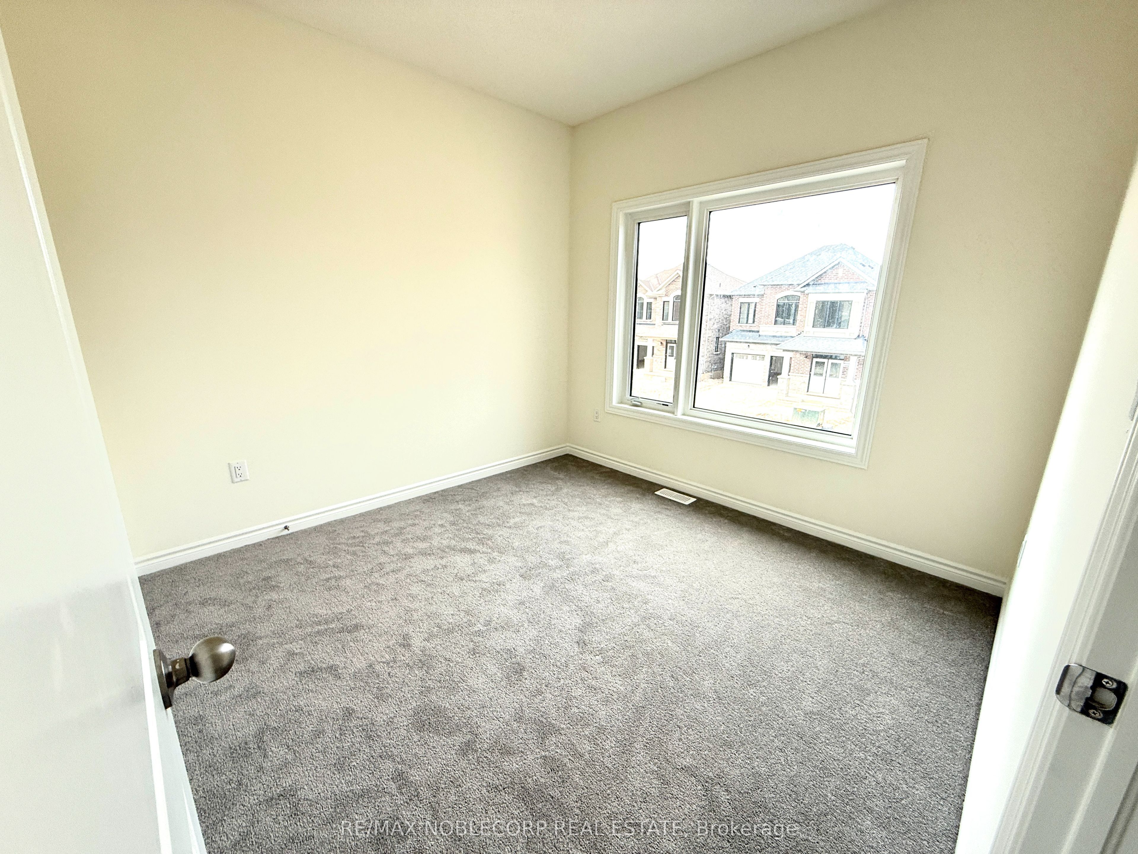45 Arnold Circle Property Photo 12