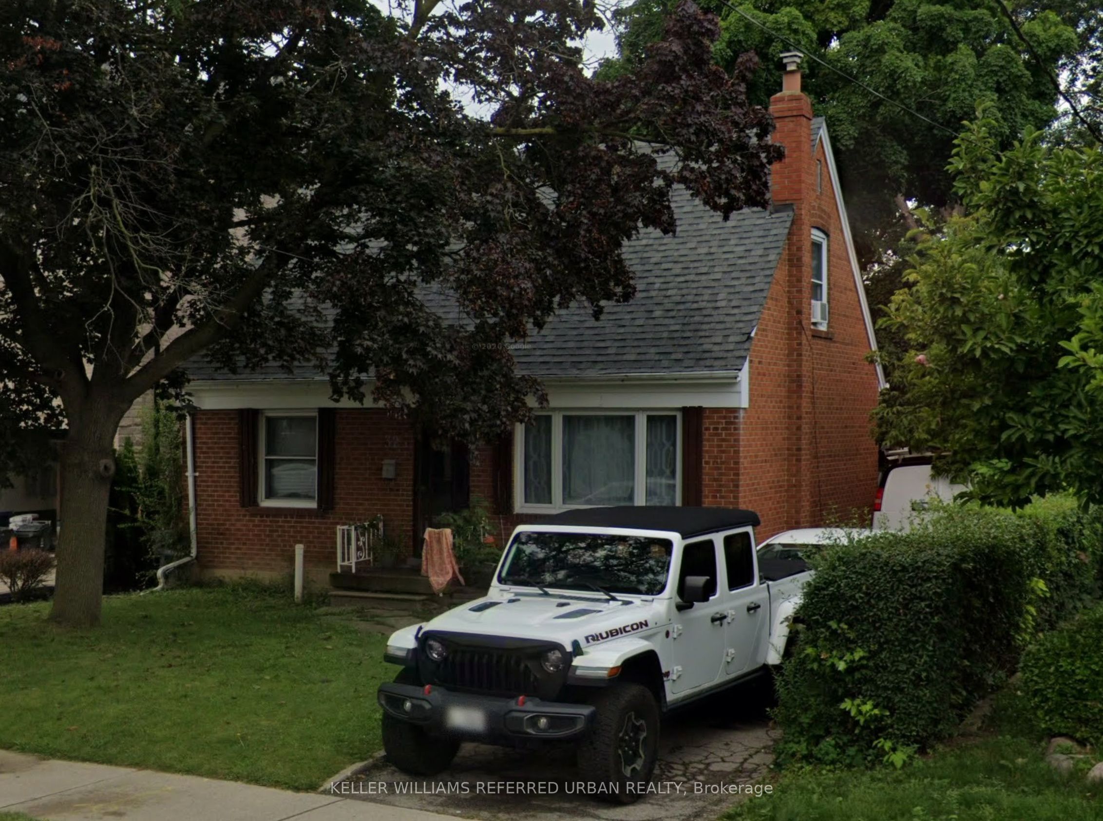 32 Amesbury Drive Property Photo 1