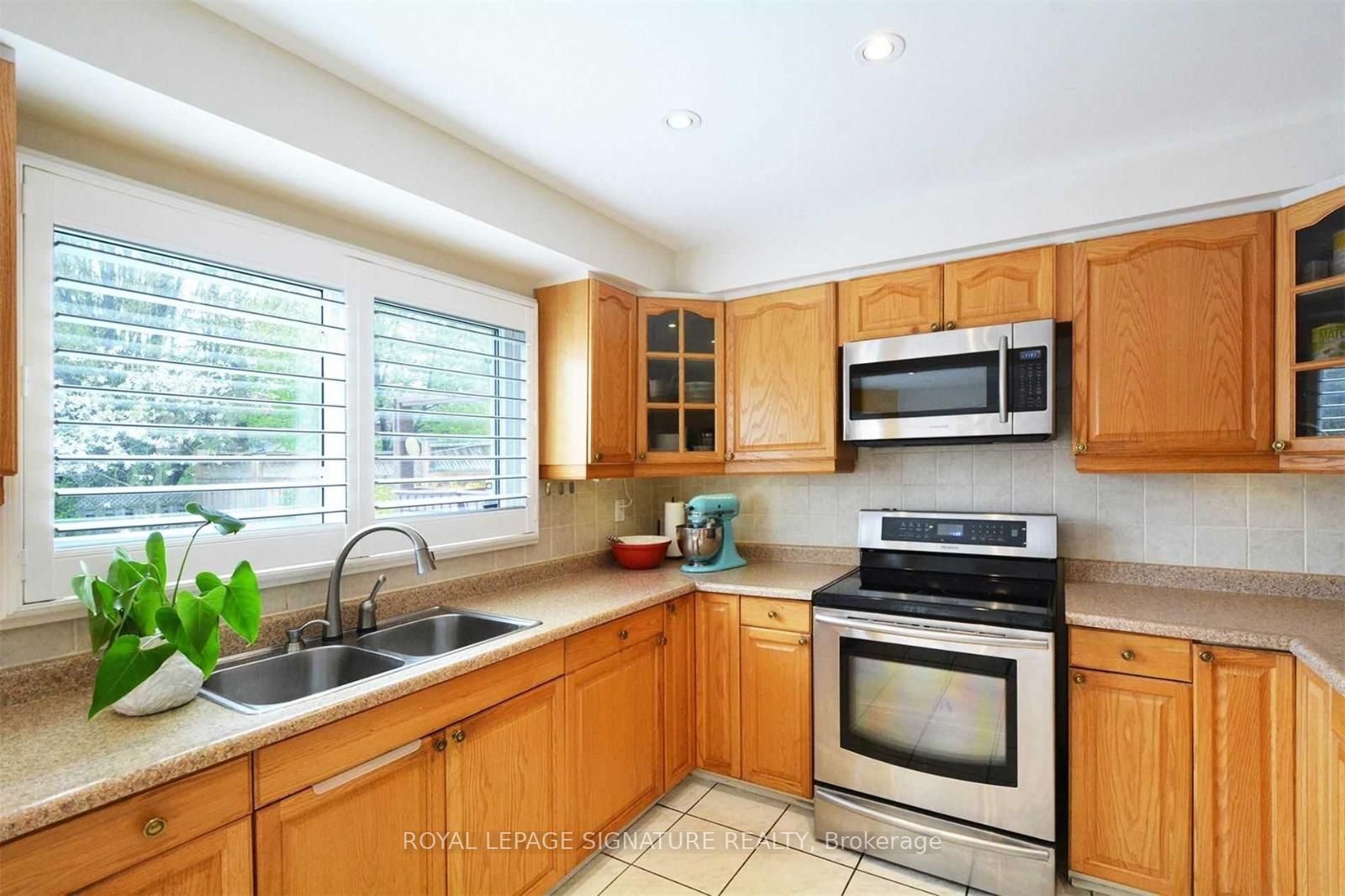 1380 Windrush Drive Property Photo 10