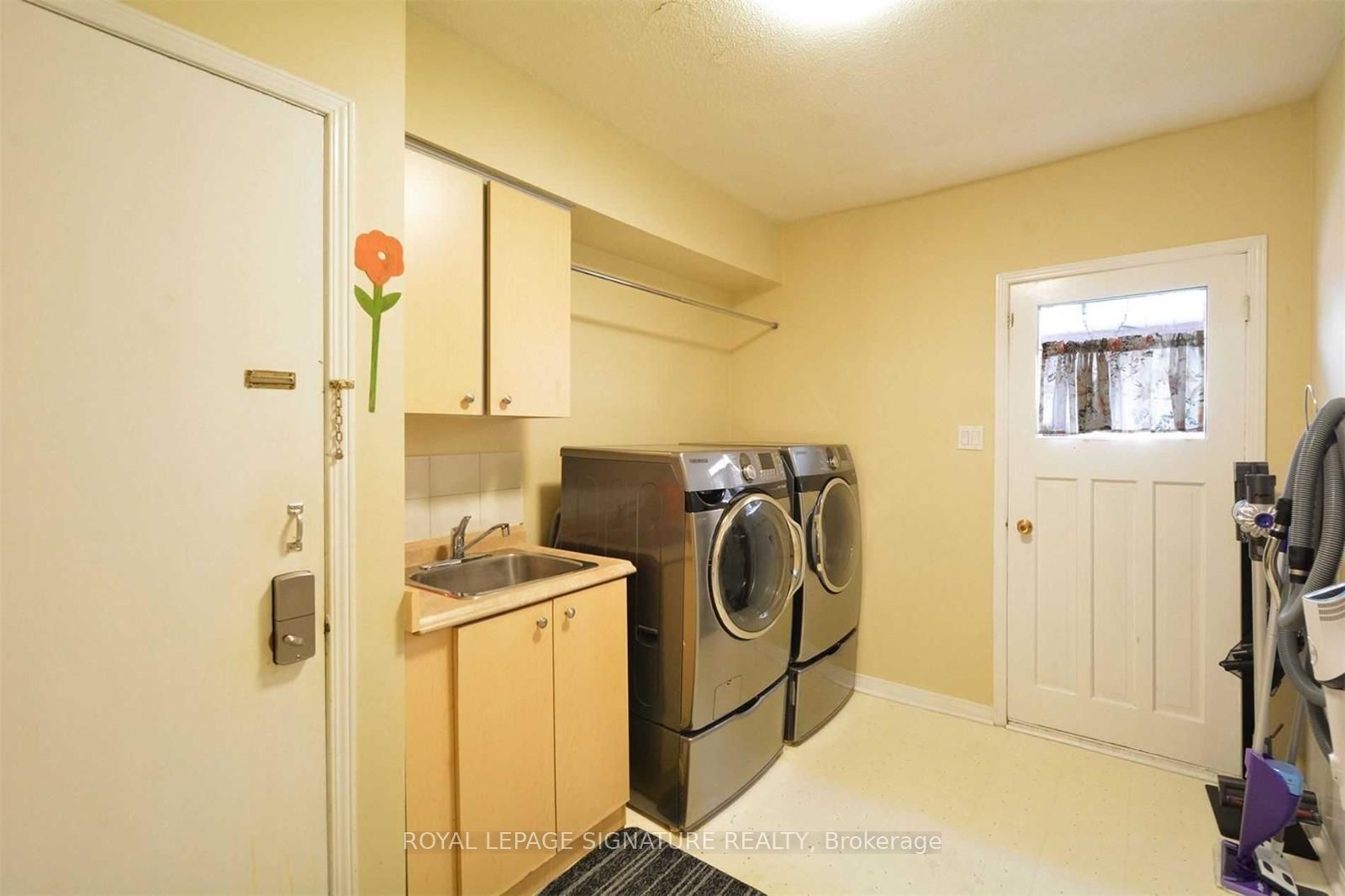 1380 Windrush Drive Property Photo 15