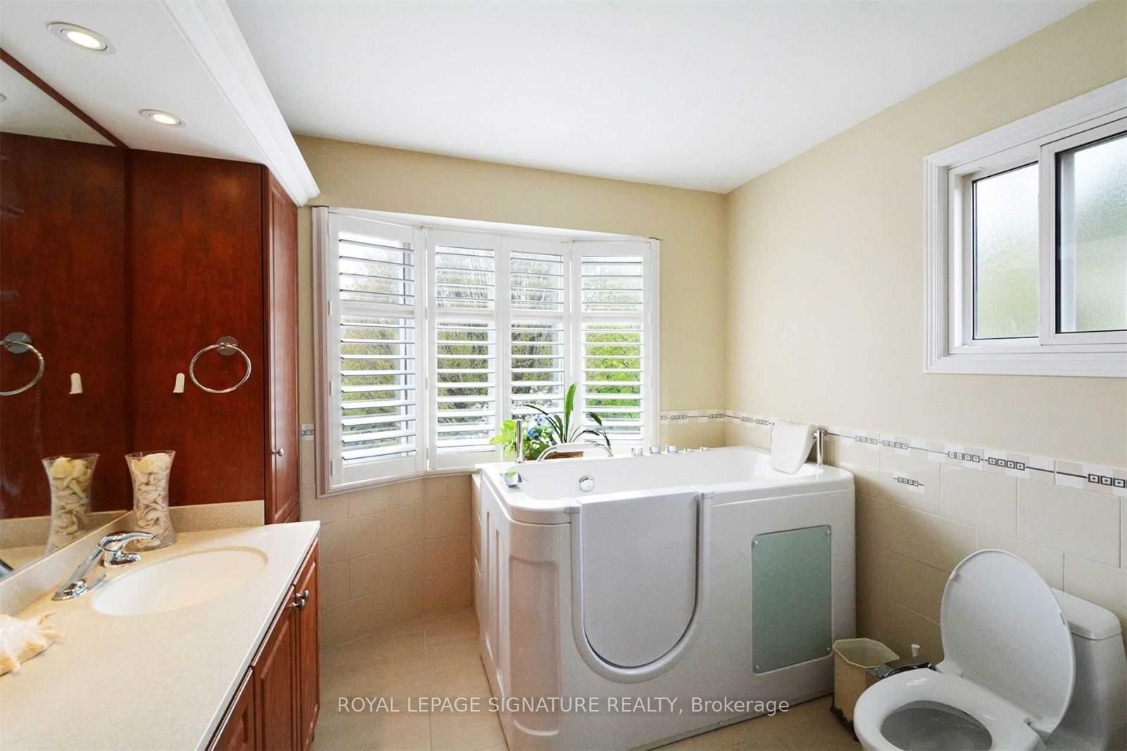 1380 Windrush Drive Property Photo 25