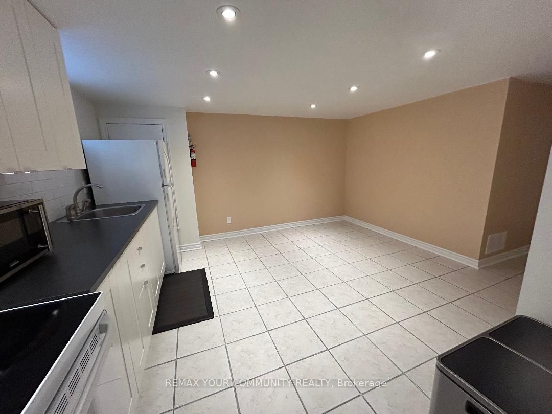 49 Lockerbie Avenue Basement Property Photo 5