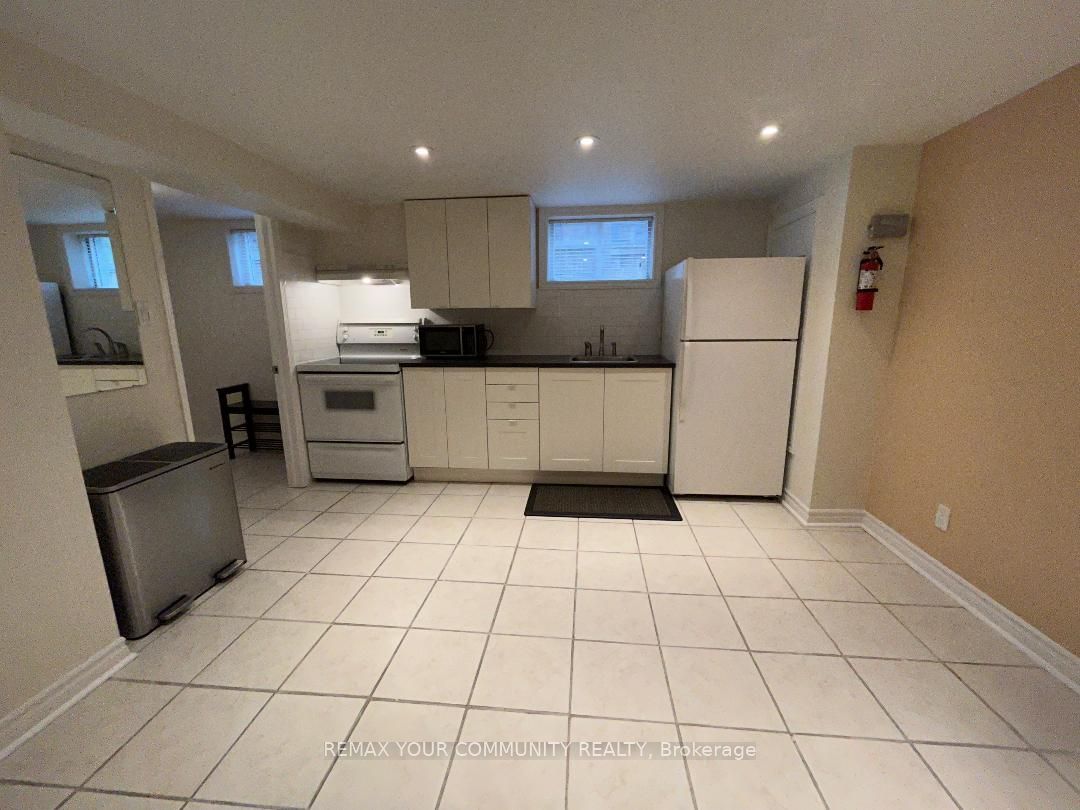 49 Lockerbie Avenue Basement Property Photo 8