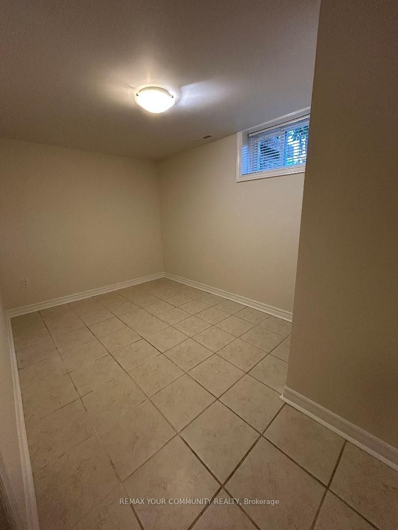 49 Lockerbie Avenue Basement Property Photo 12