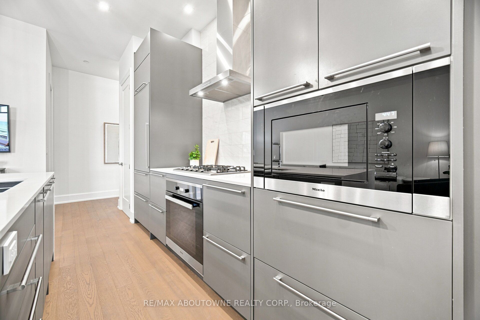 1441 Elgin Street 106 Property Photo 10