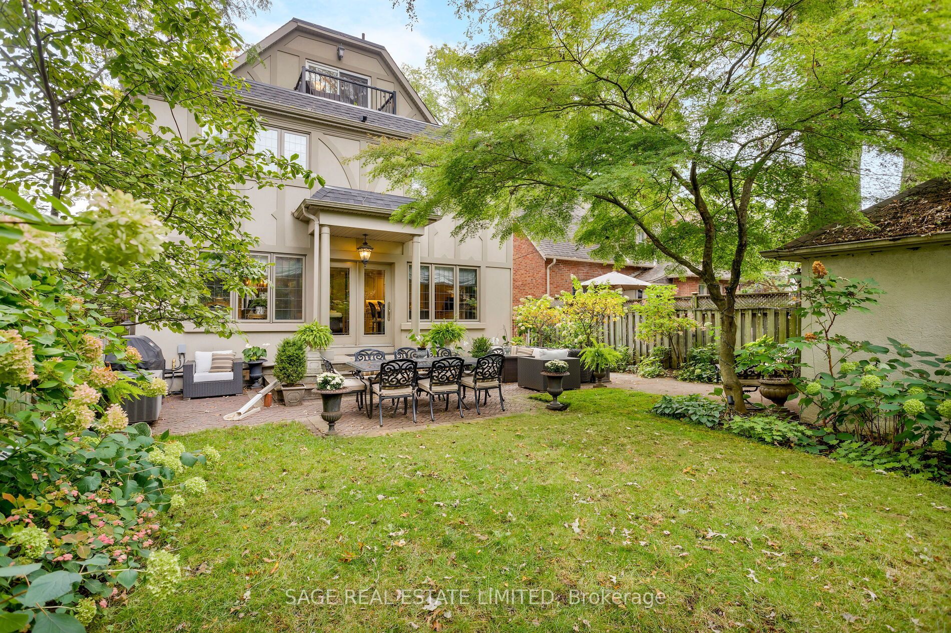 124 Brentwood Road N Property Photo 18