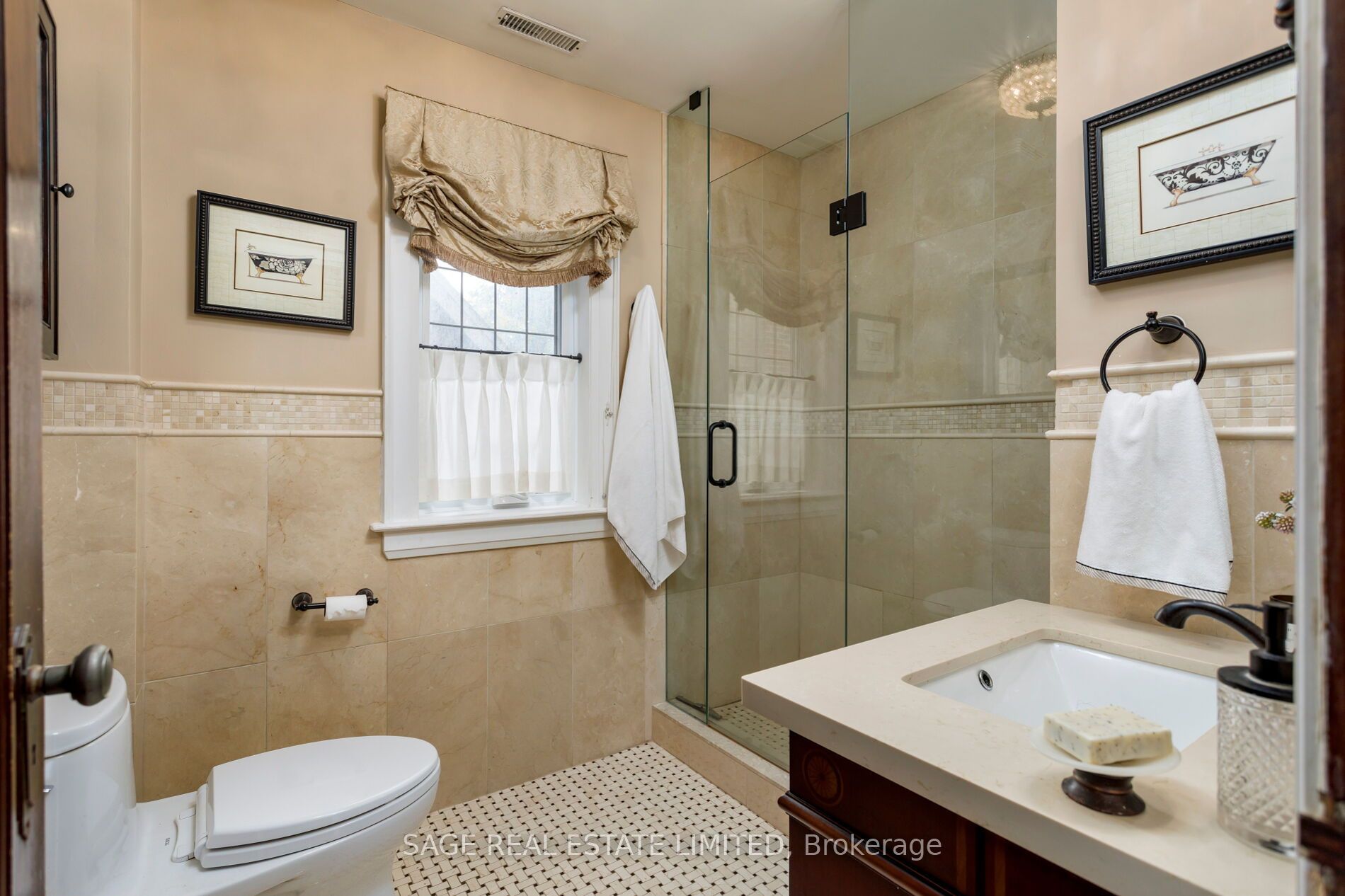124 Brentwood Road N Property Photo 29