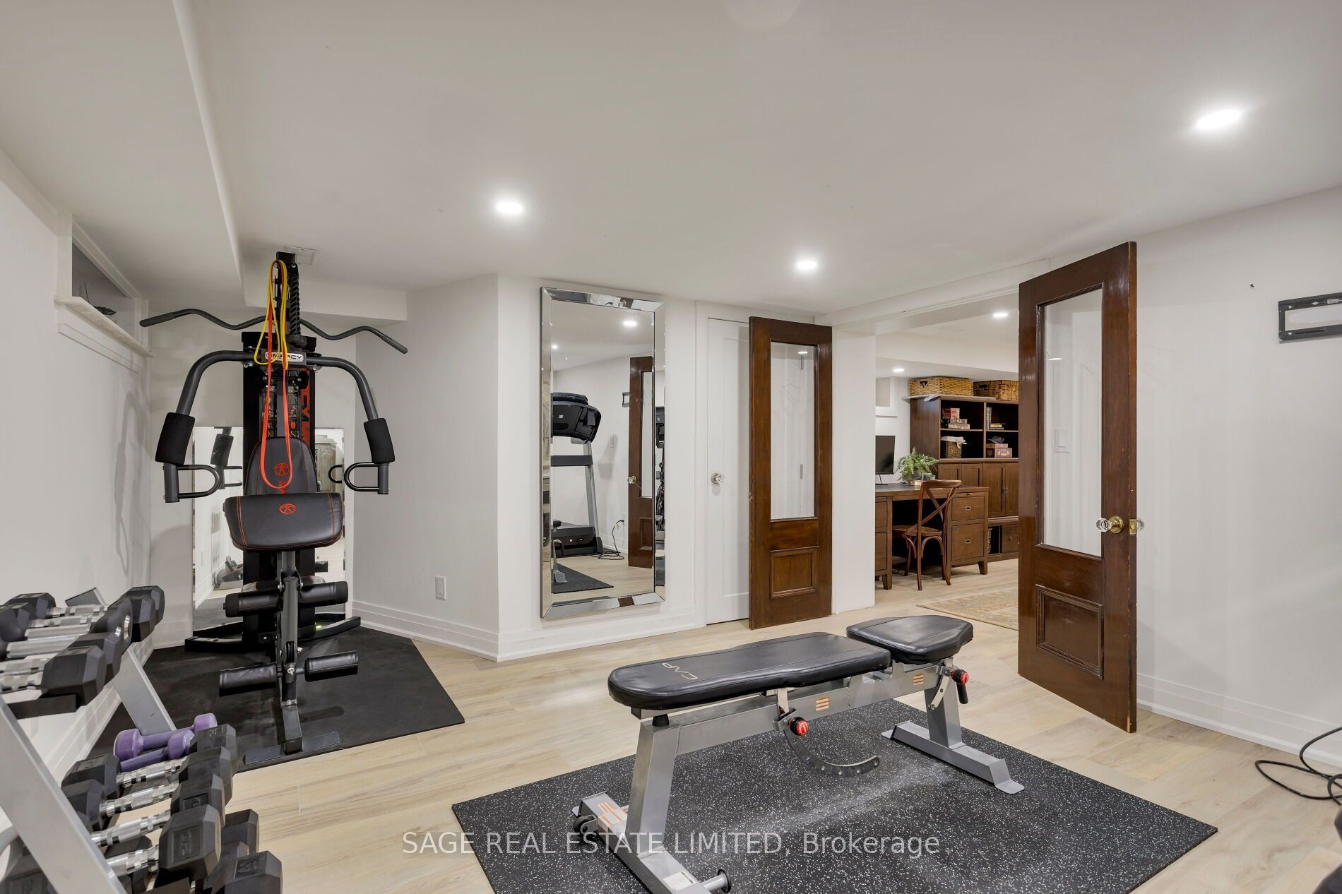 124 Brentwood Road N Property Photo 44