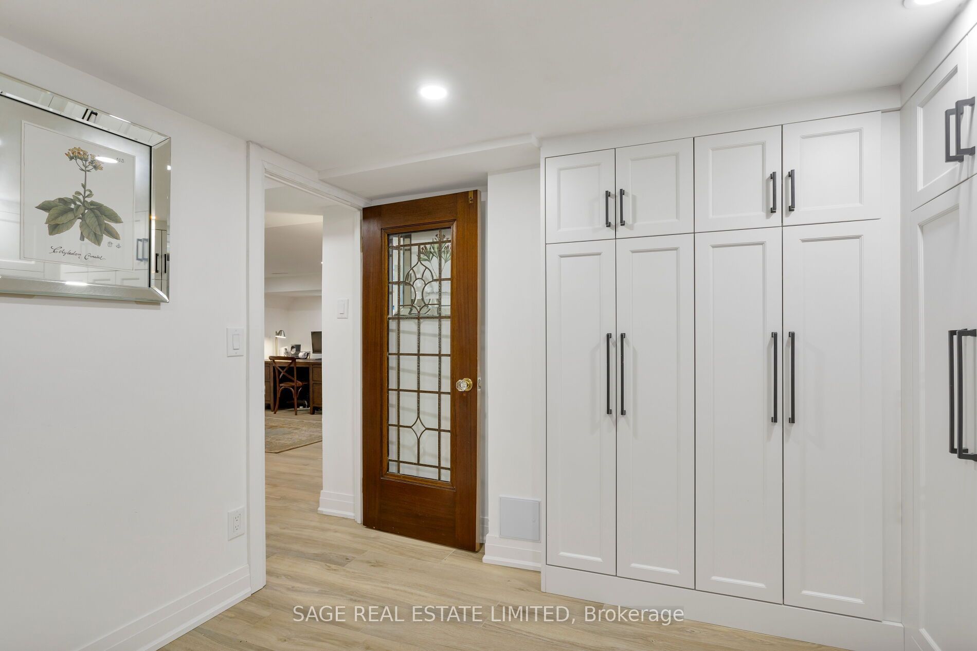124 Brentwood Road N Property Photo 47