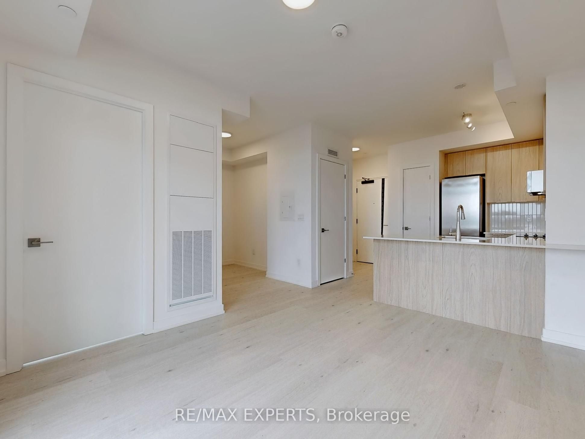 2501 Saw Whet Boulevard E 319 Property Photo 3