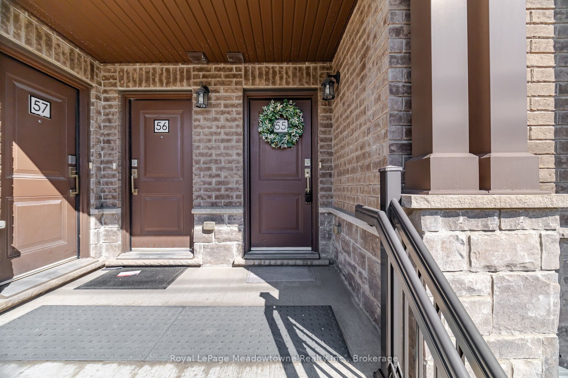 445 Ontario Street S 55 Property Photo 3