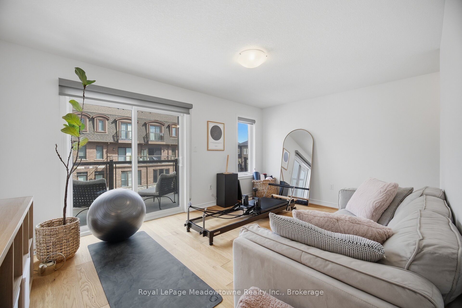 445 Ontario Street S 55 Property Photo 22