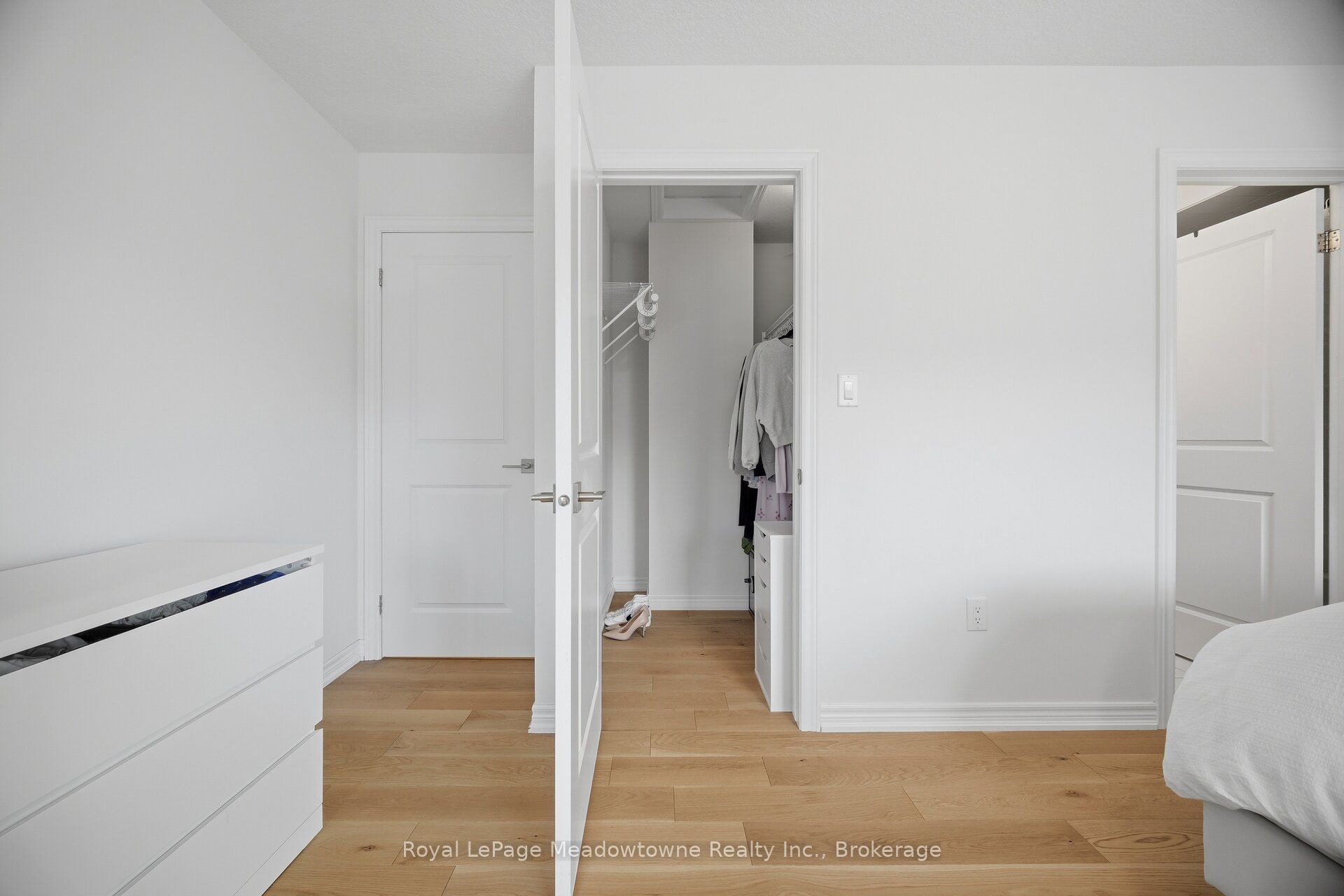 445 Ontario Street S 55 Property Photo 30